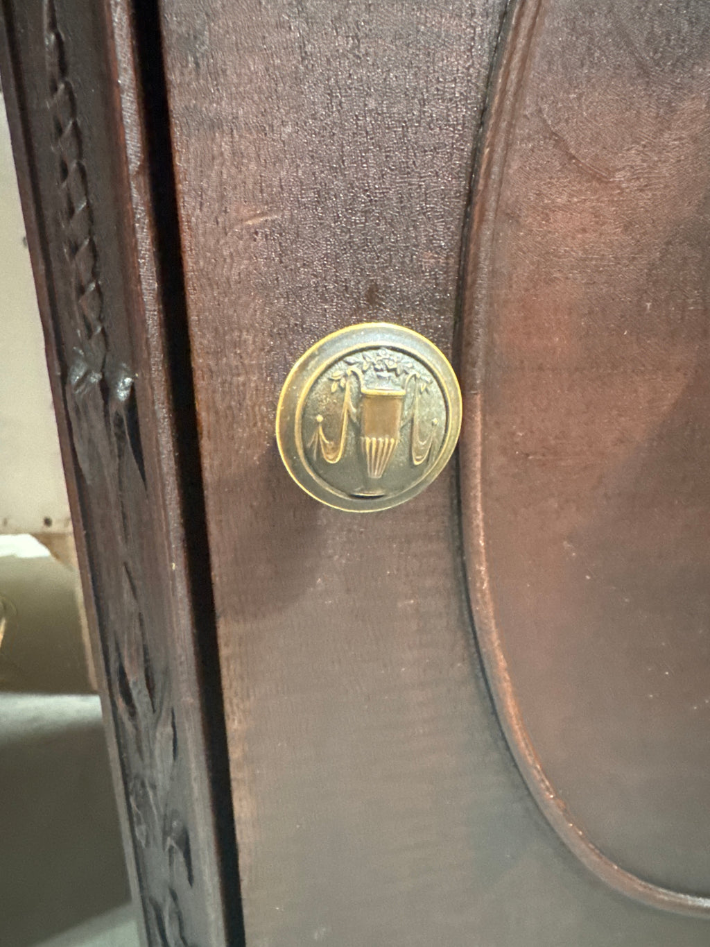 Vintage Mahogany Serpentine Front Vanity or Desk with Elegant Inlaid Detailing