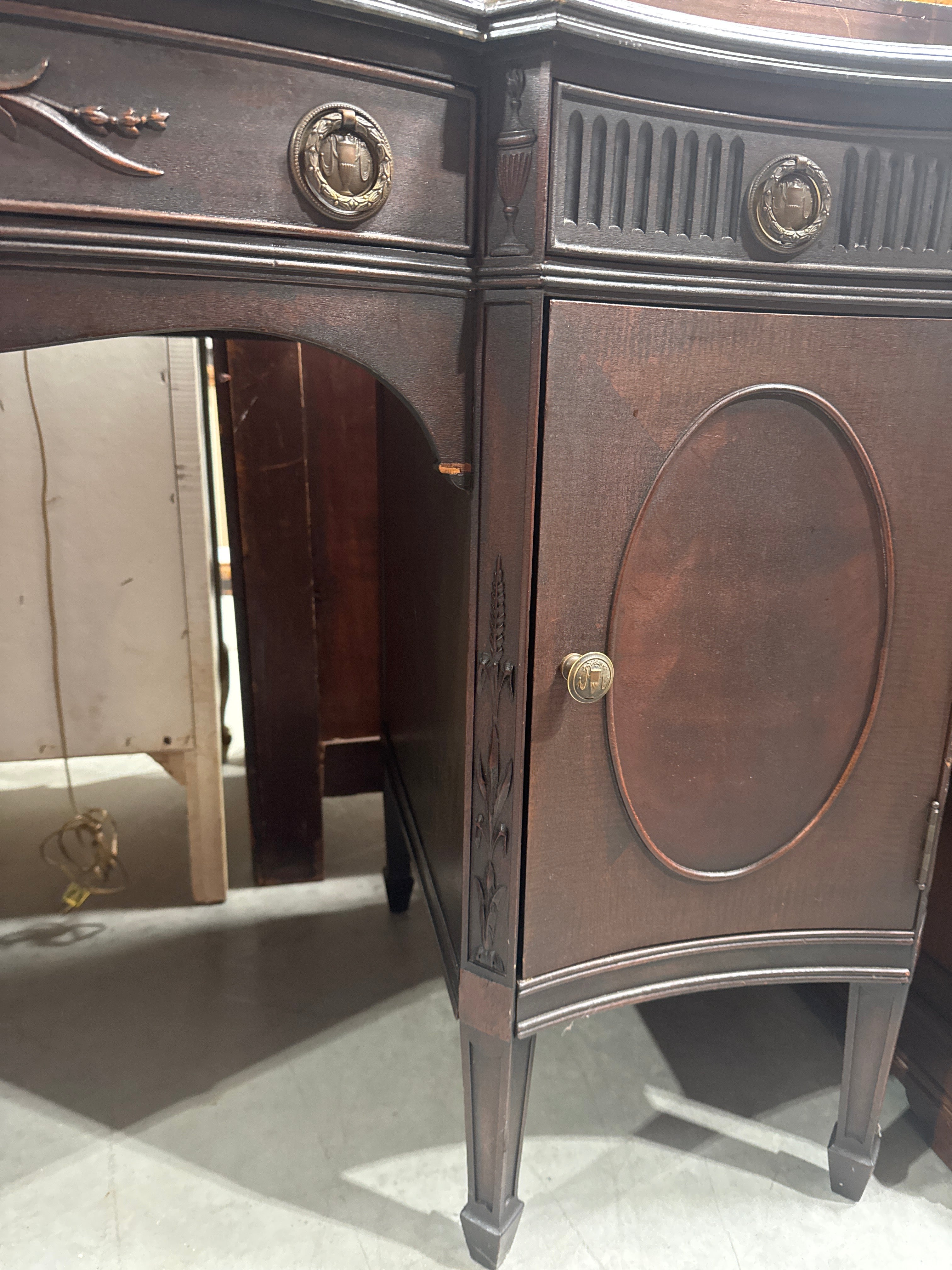 Vintage Mahogany Serpentine Front Vanity or Desk with Elegant Inlaid Detailing