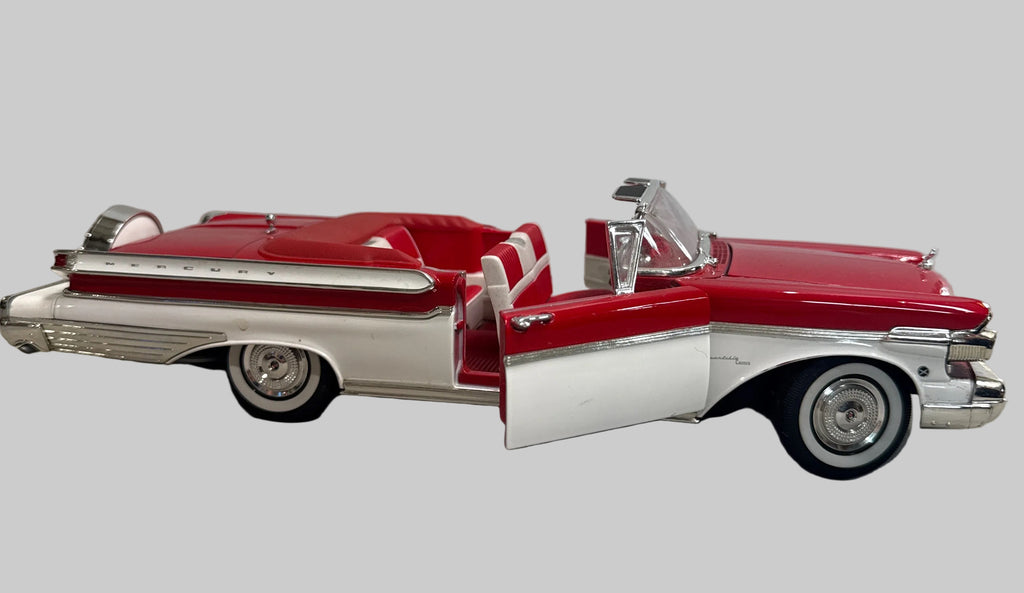 Vintage 1:24 Scale Diecast Replica of 1959 Cadillac Series ‘62 Convertible by the Franklin Mint