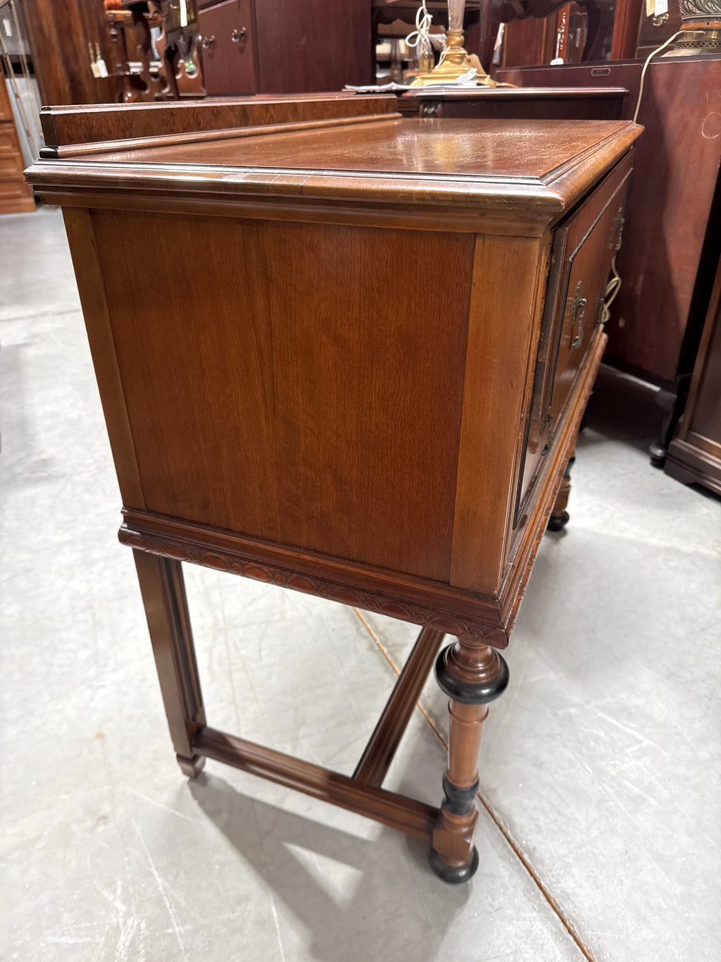 Vintage Paine Furniture Co. Walnut 2 Drawer Buffet Server Credenza