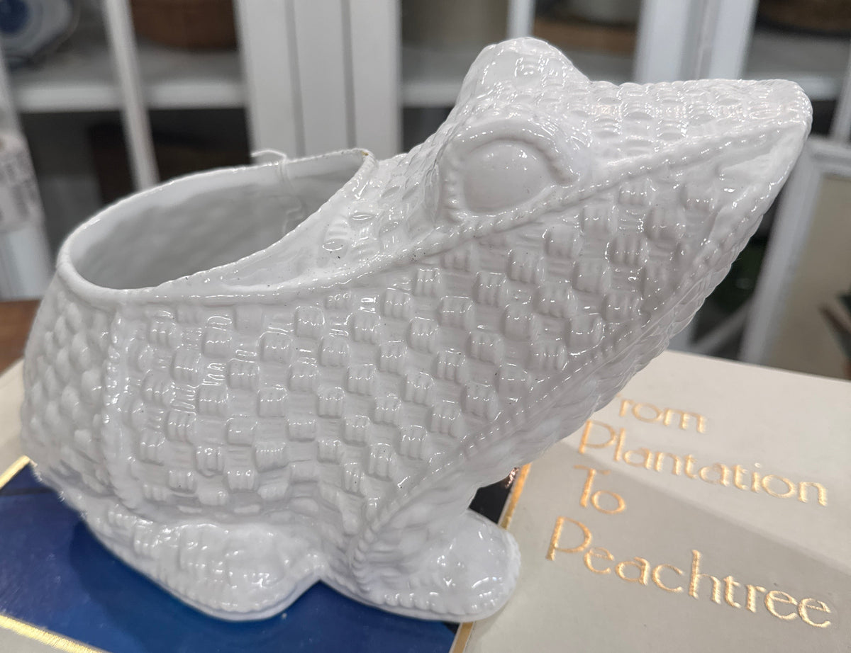 Two’s Company White Basketweave Ceramic Frog Planter/Vase