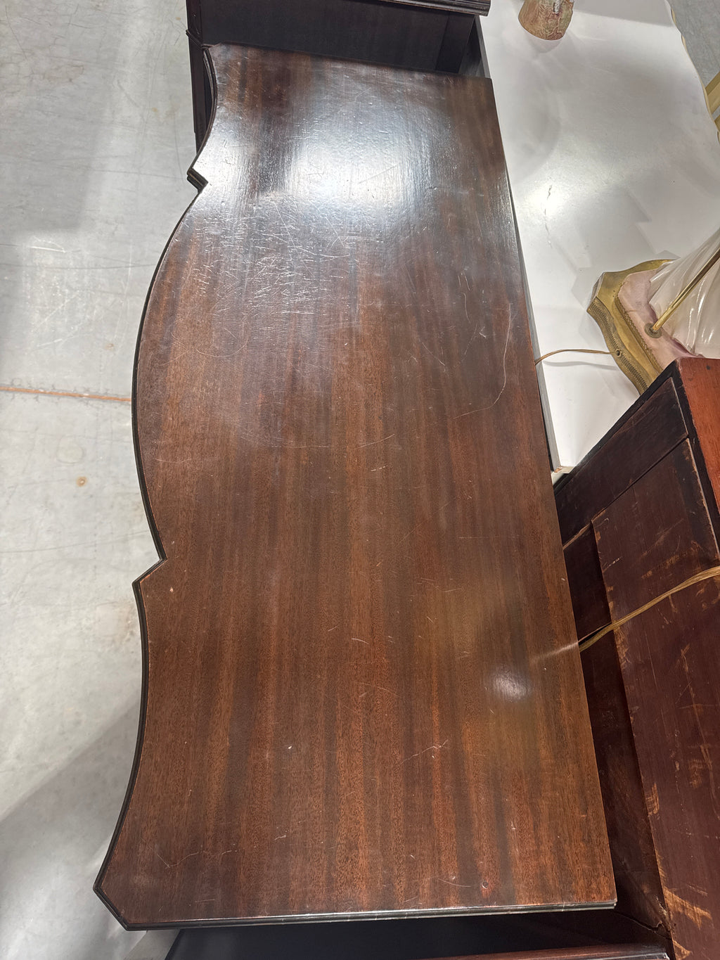 Vintage Mahogany Serpentine Front Vanity or Desk with Elegant Inlaid Detailing