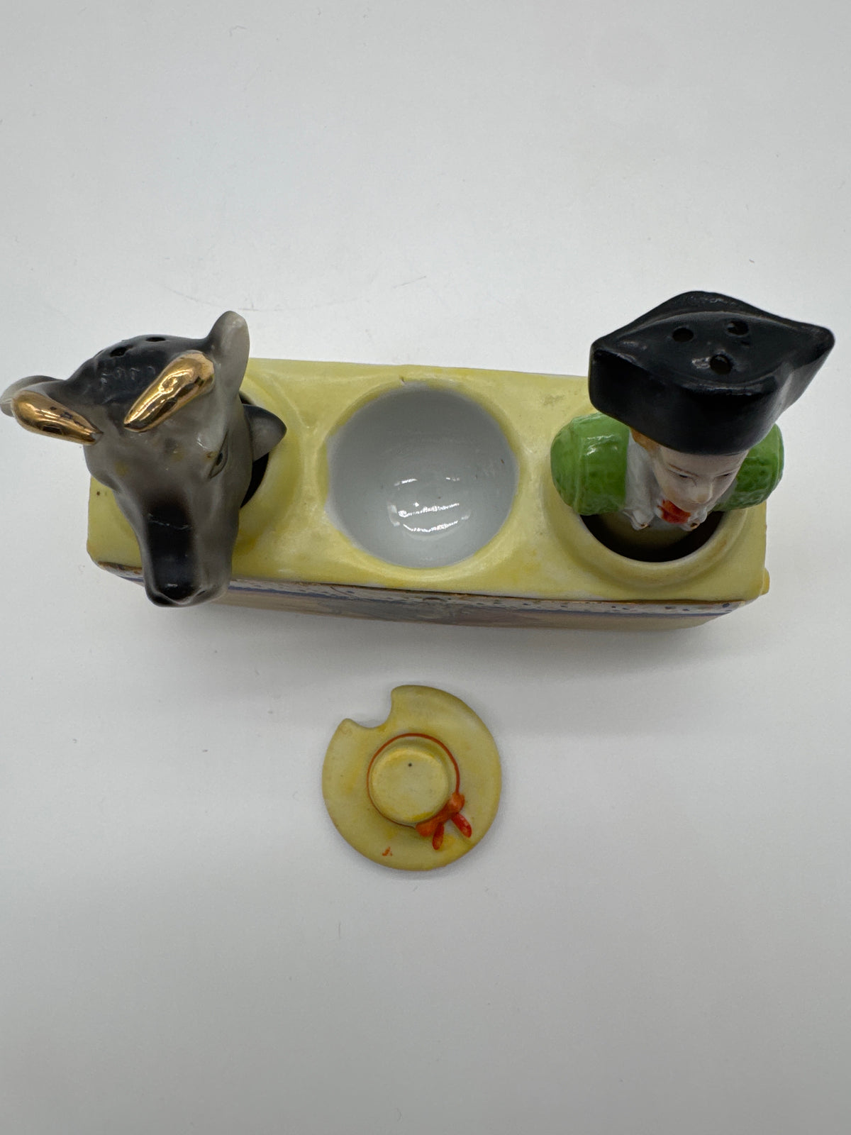 Vintage 1950’s Souvenir of Mexico Matador & Bull Nodder Salt & Pepper Condiment Set