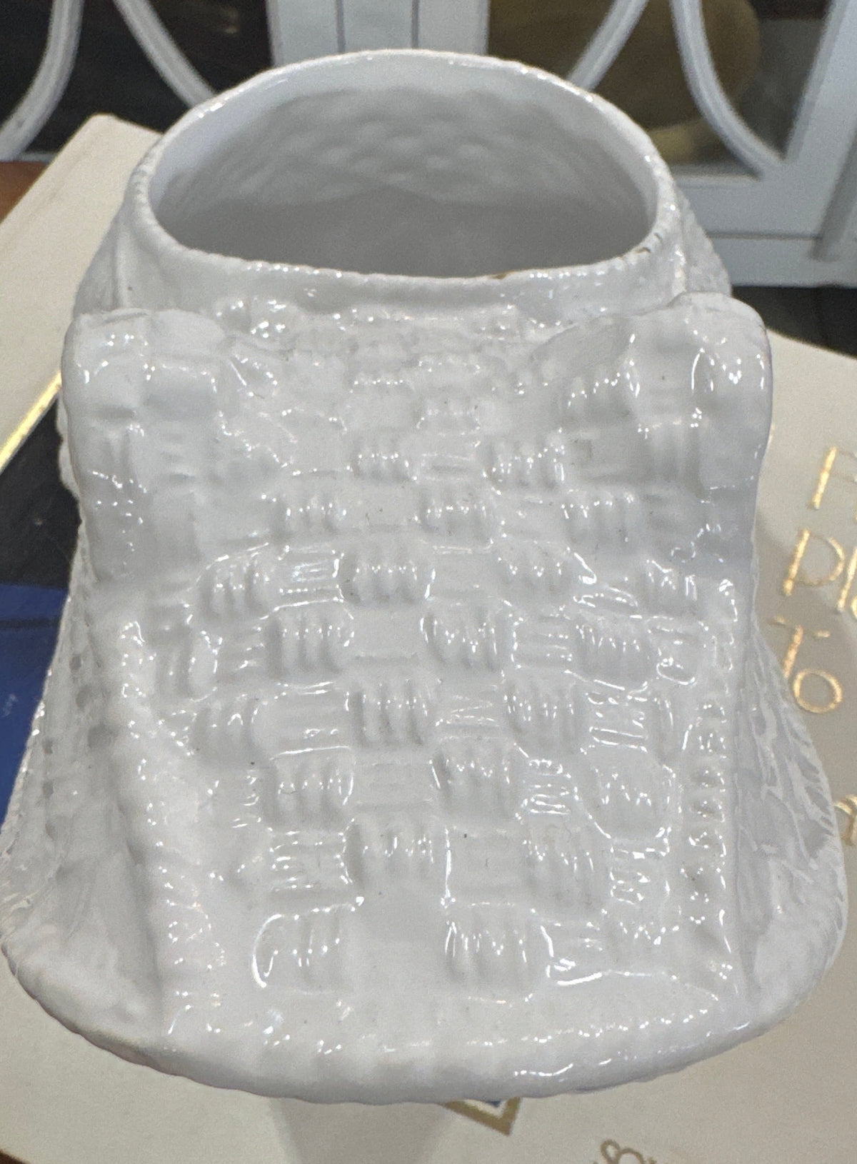 Two’s Company White Basketweave Ceramic Frog Planter/Vase