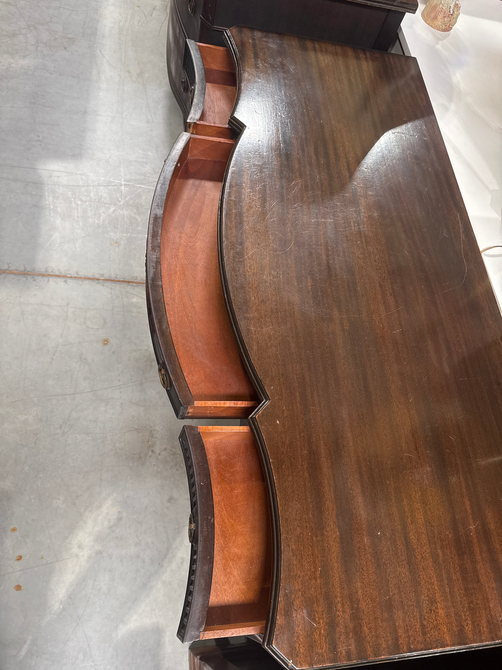 Vintage Mahogany Serpentine Front Vanity or Desk with Elegant Inlaid Detailing