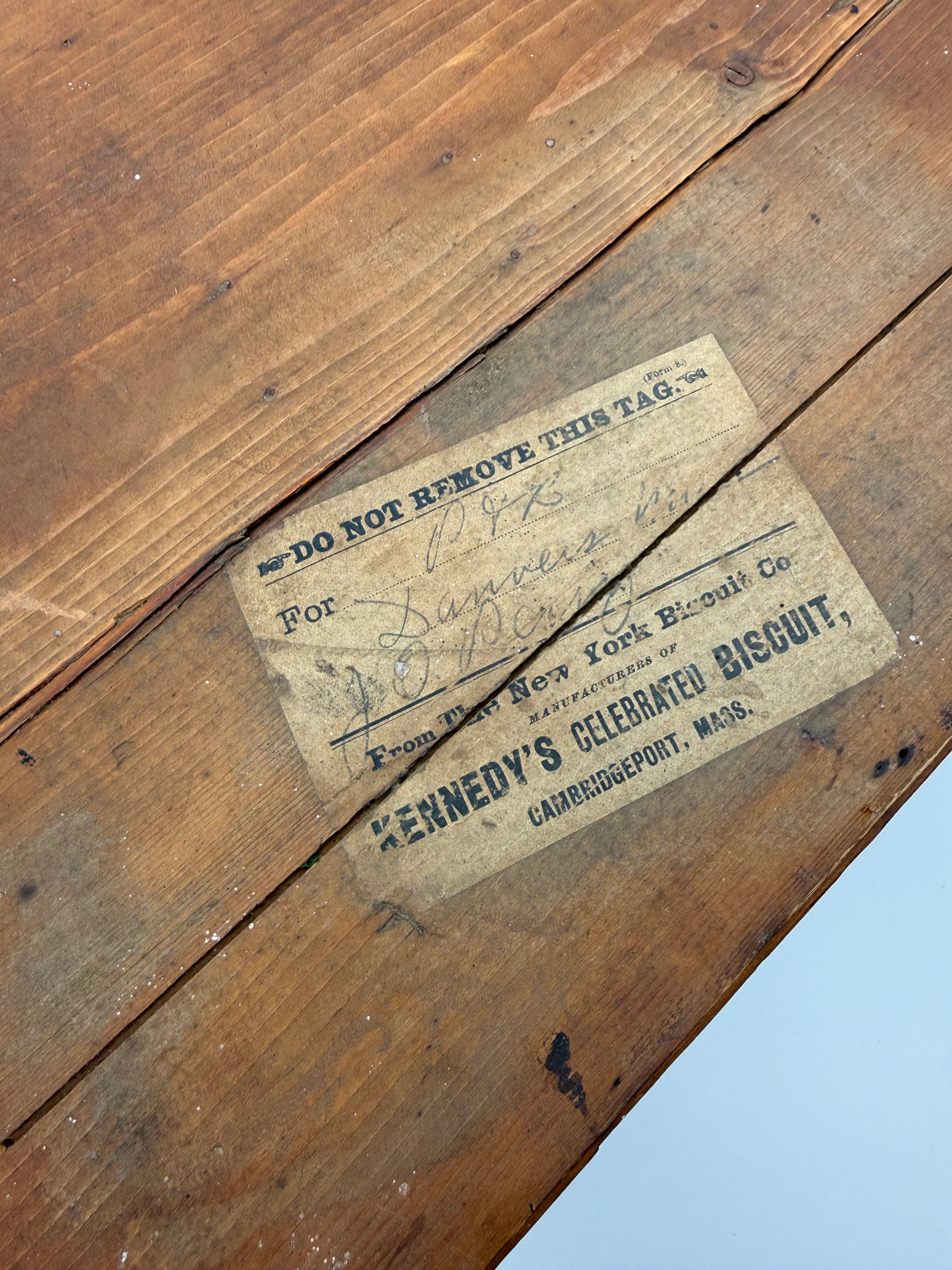 Antique Kennedy‘s Wood Biscuit Box New York Biscuit Company, Cambridgeport, Massachusetts 1889 ￼