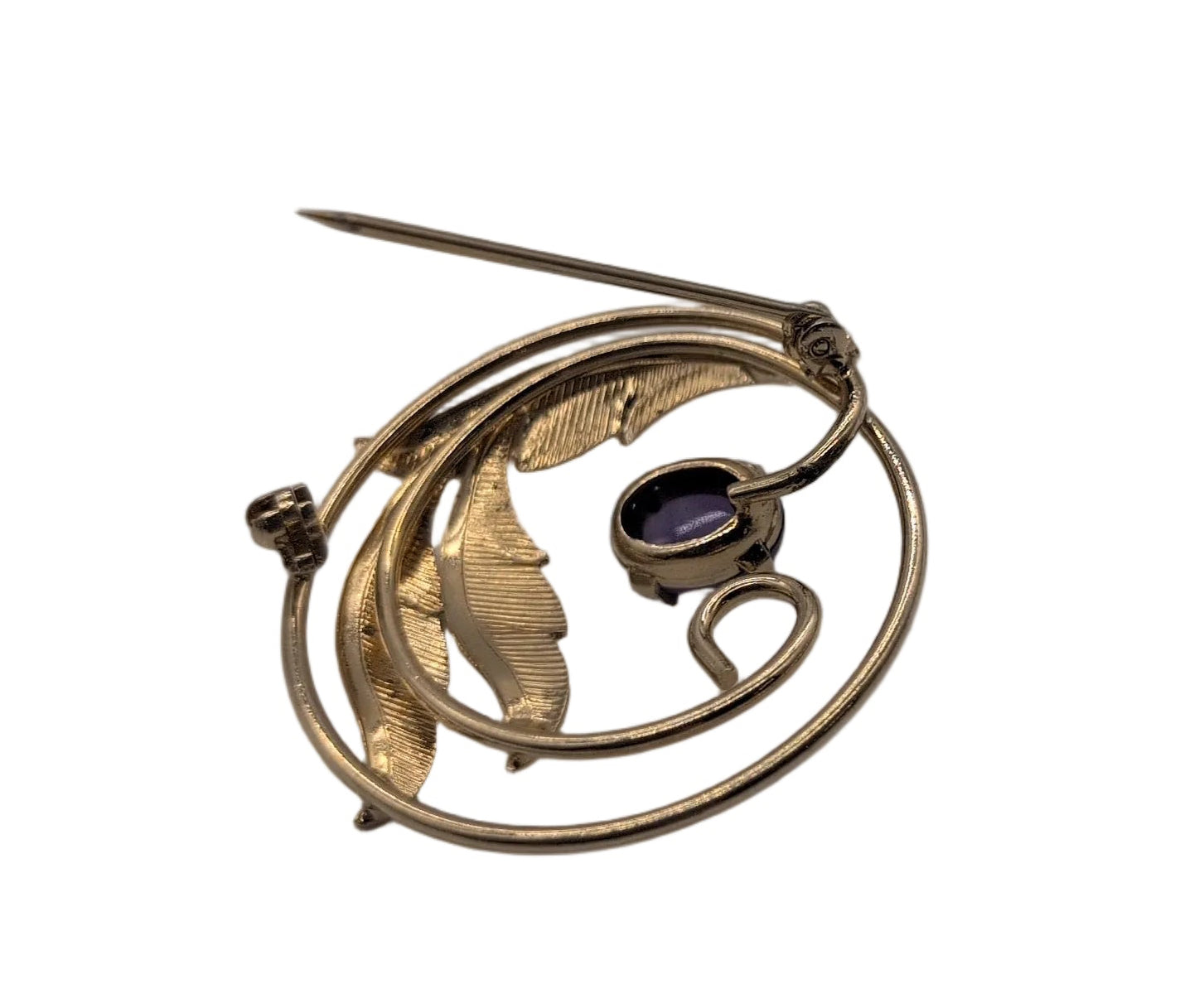 Vintage Gold Tone Brooch with an Amethyst Colored Stone-K