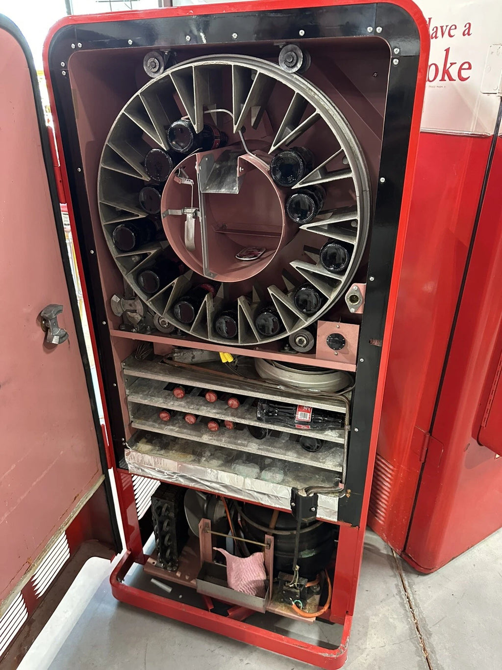 VMC Vendorlator 33 Coca-Cola Vending Machine 1950’s-Restored And Working